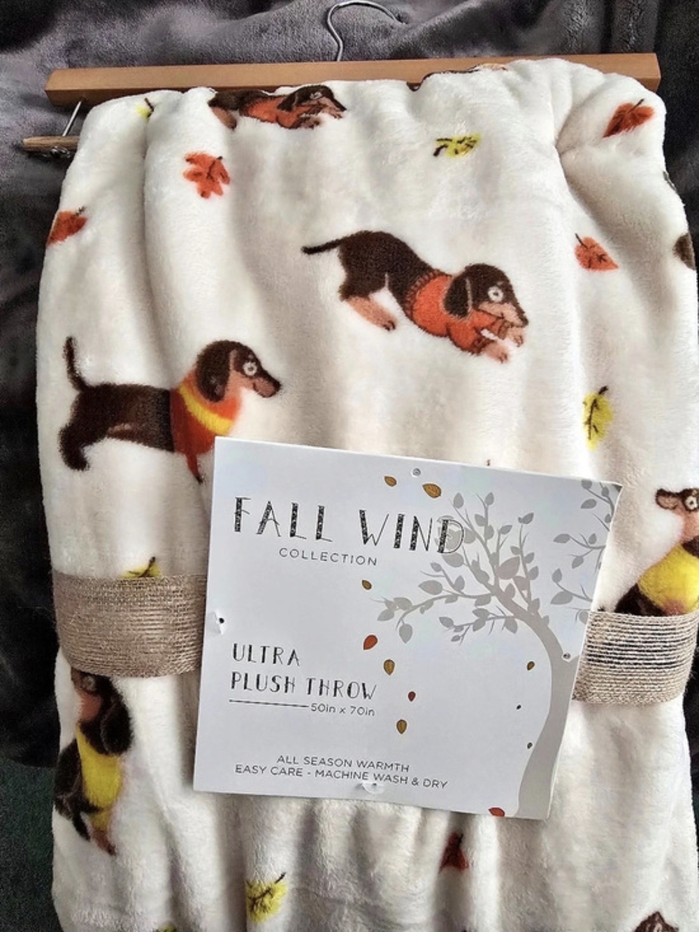 NWT - Fall Wind Collection, Ultra-soft Plush Fall Dachshunds Throw 50 x 70